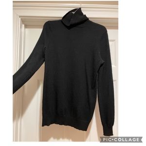 “C by Bloomingdale’s” Black Cashmere turtleneck sweater